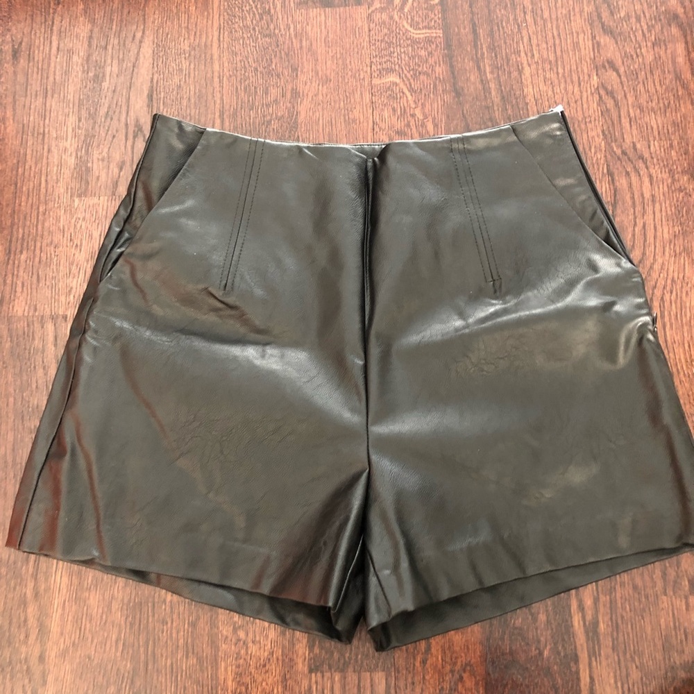 NWT Lexi Drew Black Leather Shorts, Size M